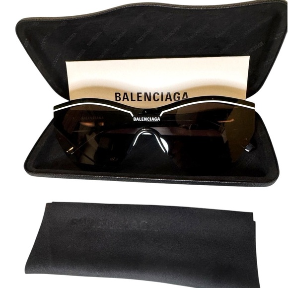 Balenciaga Cat Eye Shield Sunglasses 99mm -
BB0004S - Picture 1 of 17